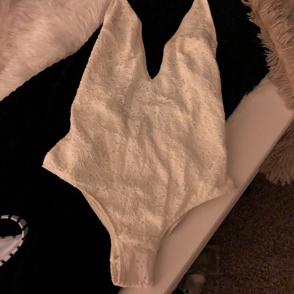 Cream colored lace one piece swimsuit - Picture 2 of 4